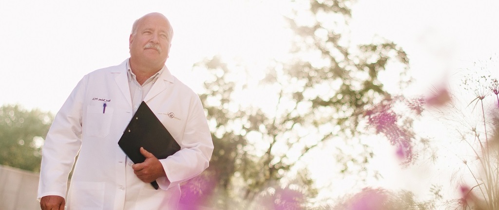 From simple procedures performed at our in-office surgical suite to more complex surgeries performed at local hospitals, we offer our patients the latest techniques and highest level of surgical skill.